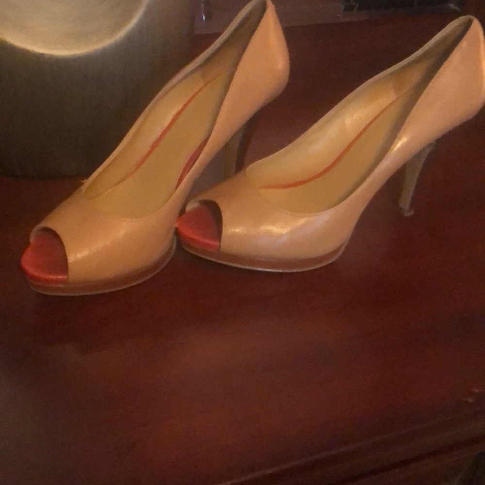 Size 9 pumps